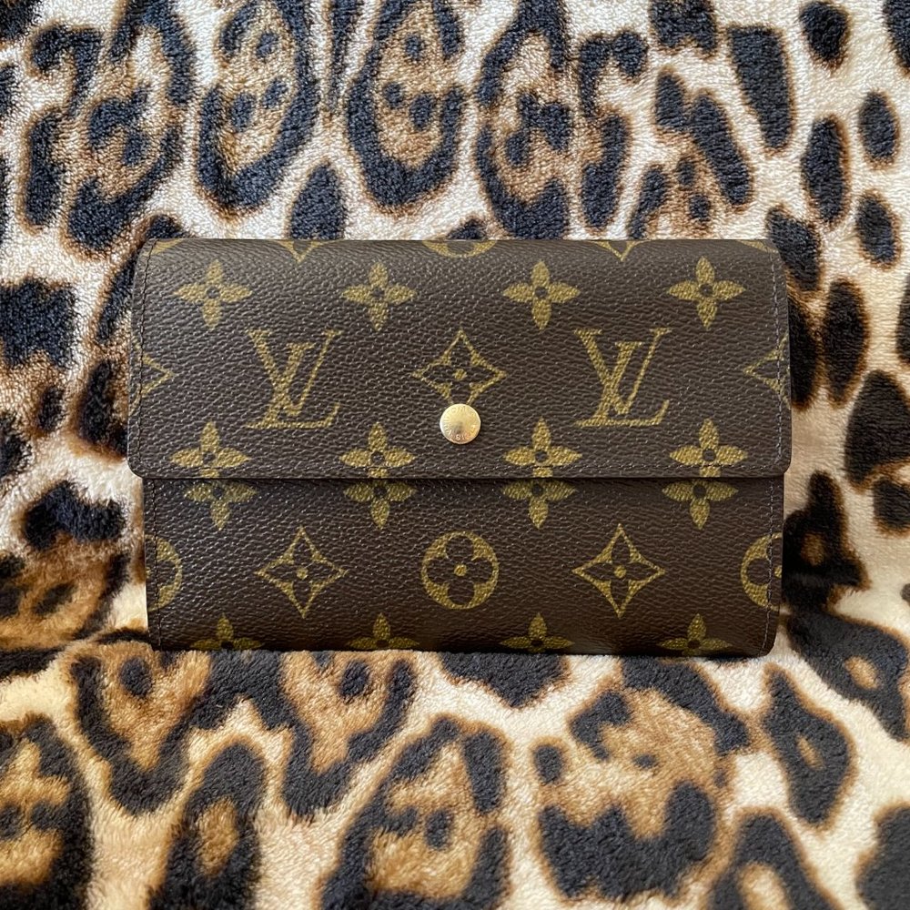 Auth Louis Vuitton Sarah Wallet Monogram Canvas